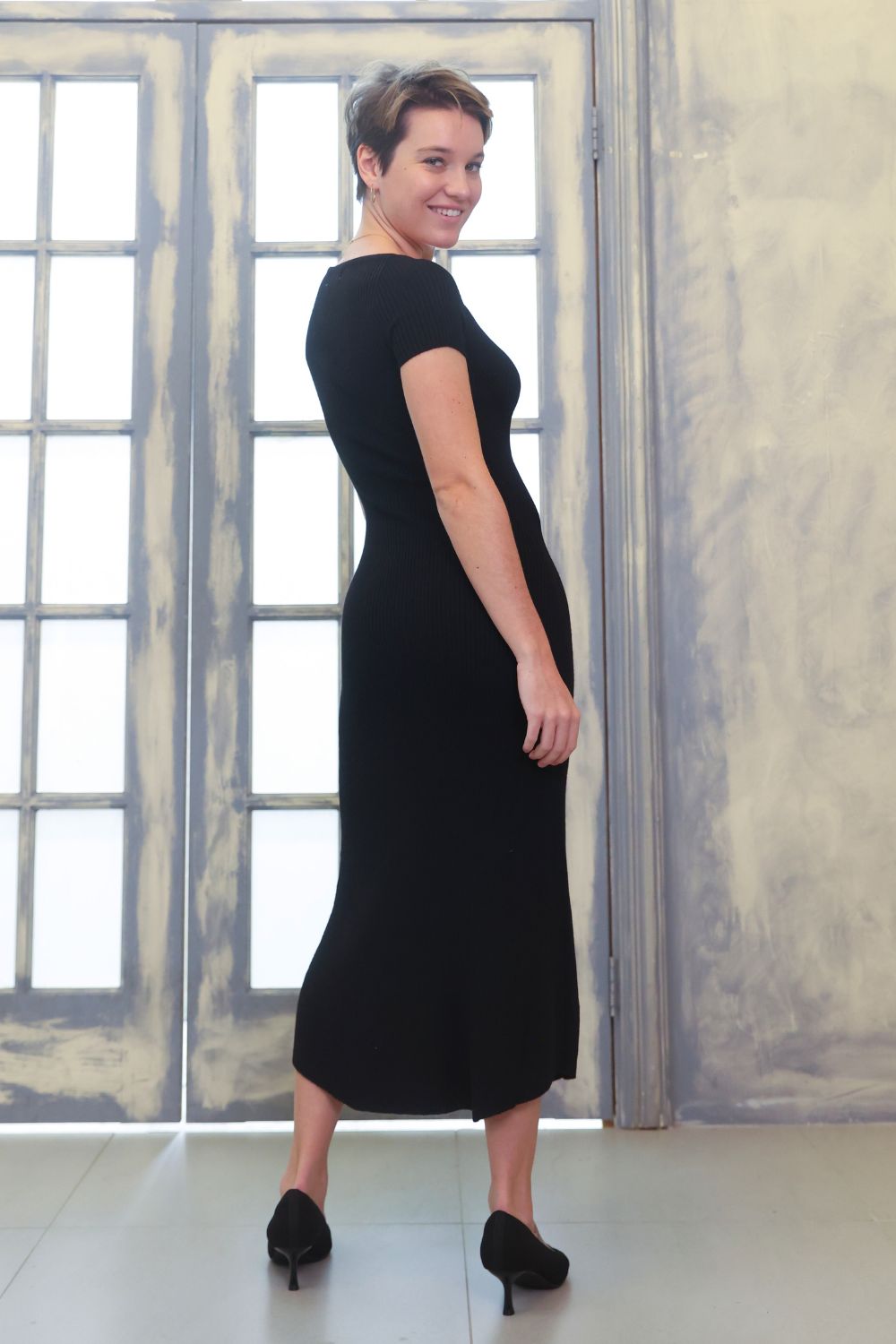 Petite Sweetheart Neckline Knit Midi Dress (Black) M Petite Sweetheart Neckline Knit Midi Dress (Black) M